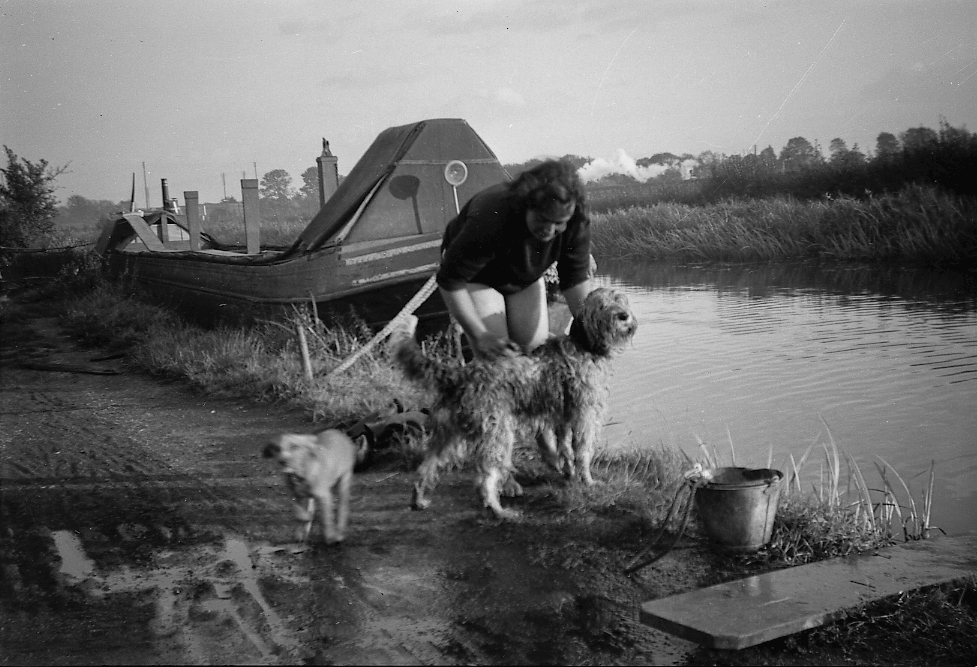19430000c GUCC CHRISTIAN VLASTO on Grand Union Canal 02.jpg